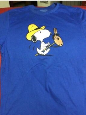 Snoopy tshirt